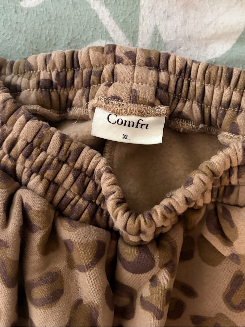 Comfrt YOUTH XL Leopard Print Joggers - Picture 3 of 4